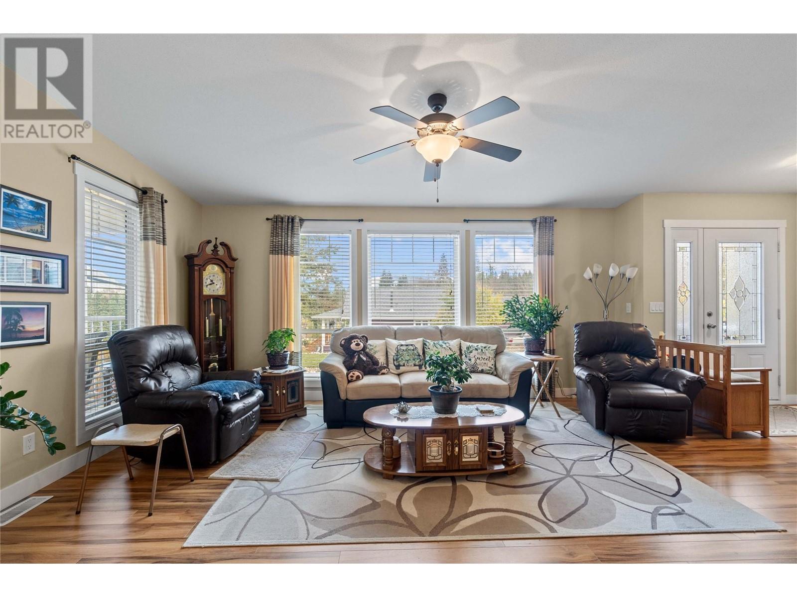 350 & 370 10 Street Se Lot# Lots 3 & 4. Salmon Arm, British Columbia