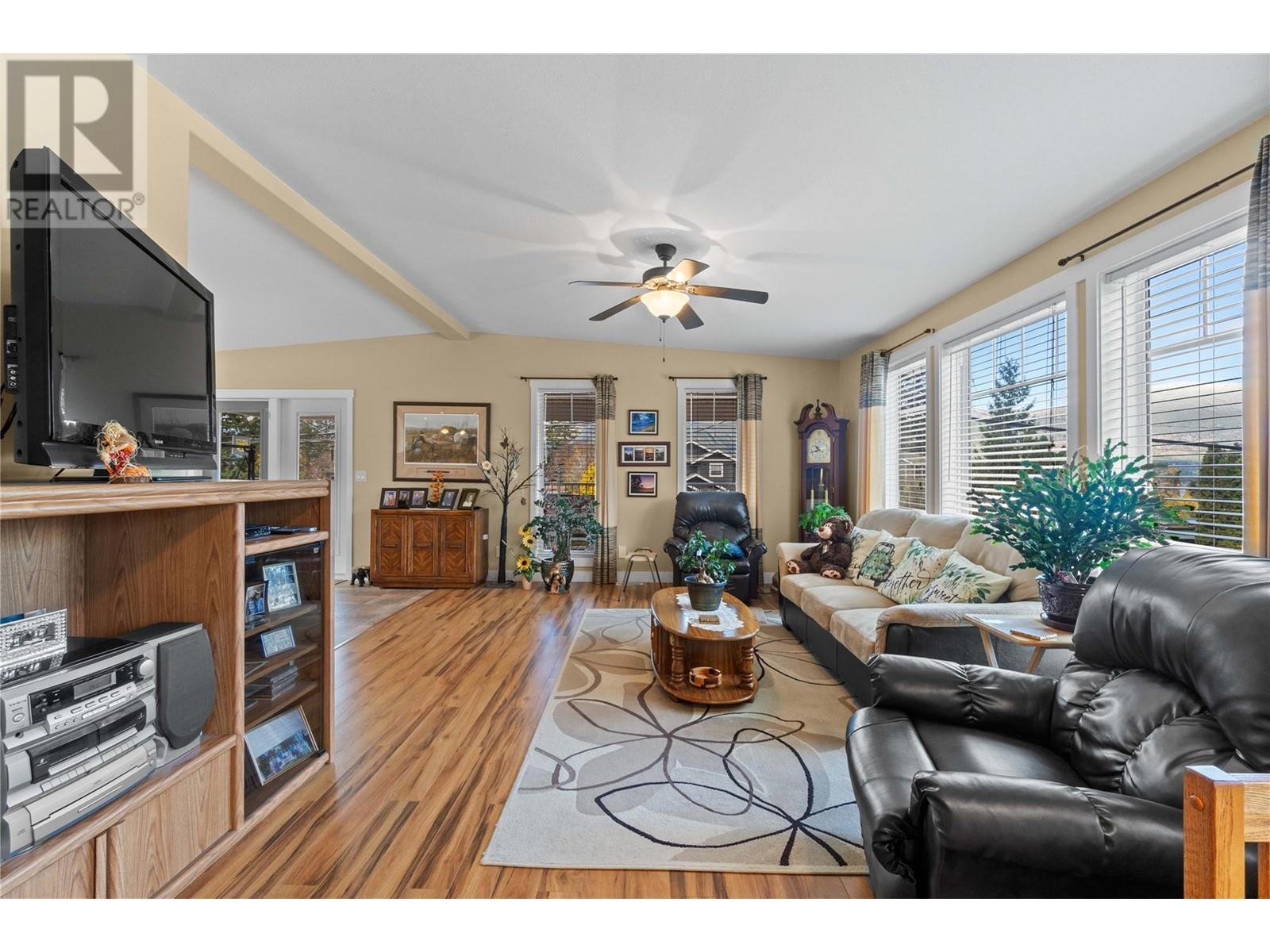 350 & 370 10 Street Se Lot# Lots 3 & 4. Salmon Arm, British Columbia