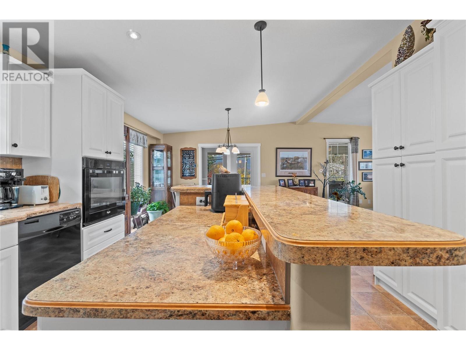 350 & 370 10 Street Se Lot# Lots 3 & 4. Salmon Arm, British Columbia