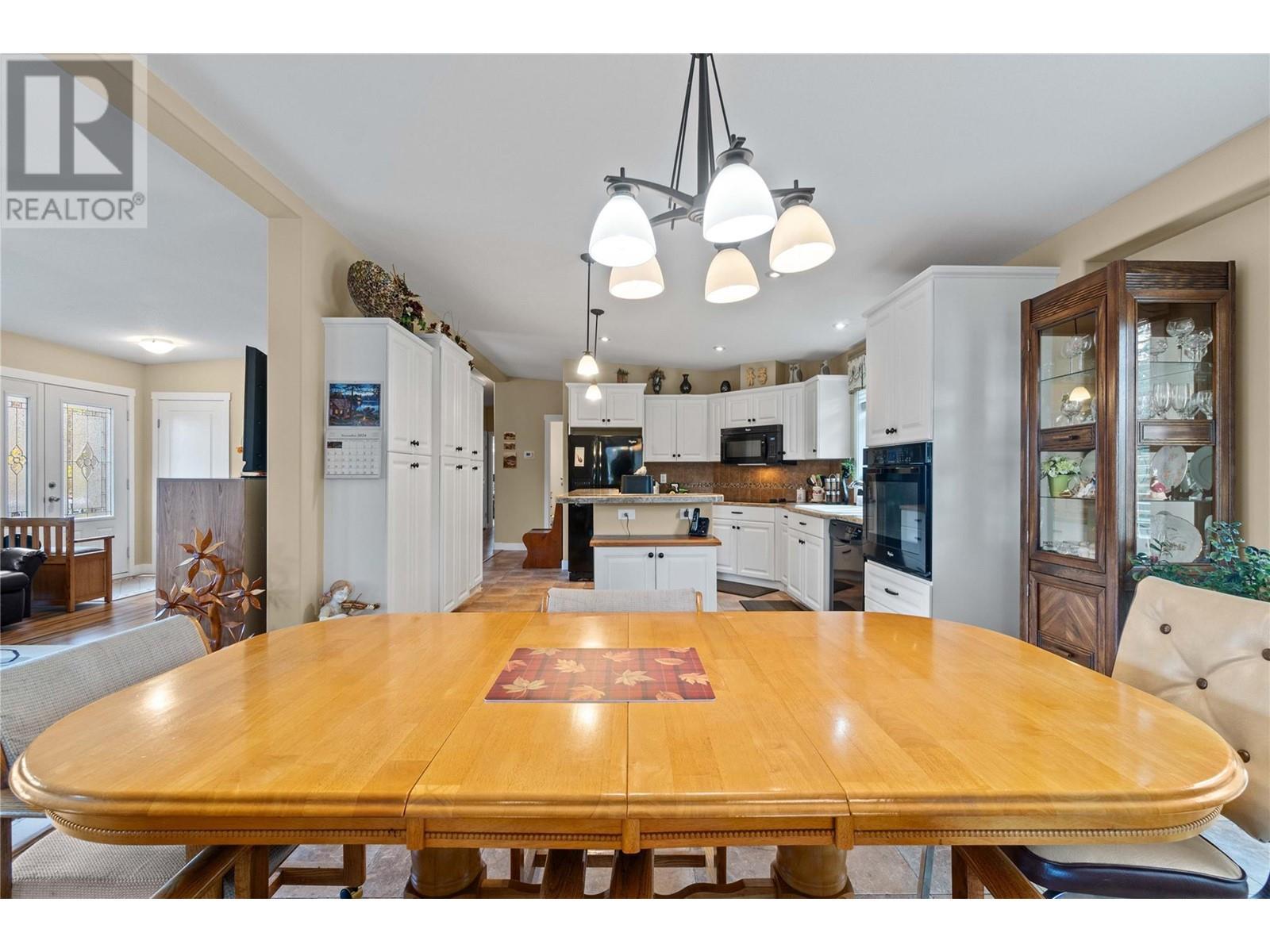 350 & 370 10 Street Se Lot# Lots 3 & 4. Salmon Arm, British Columbia