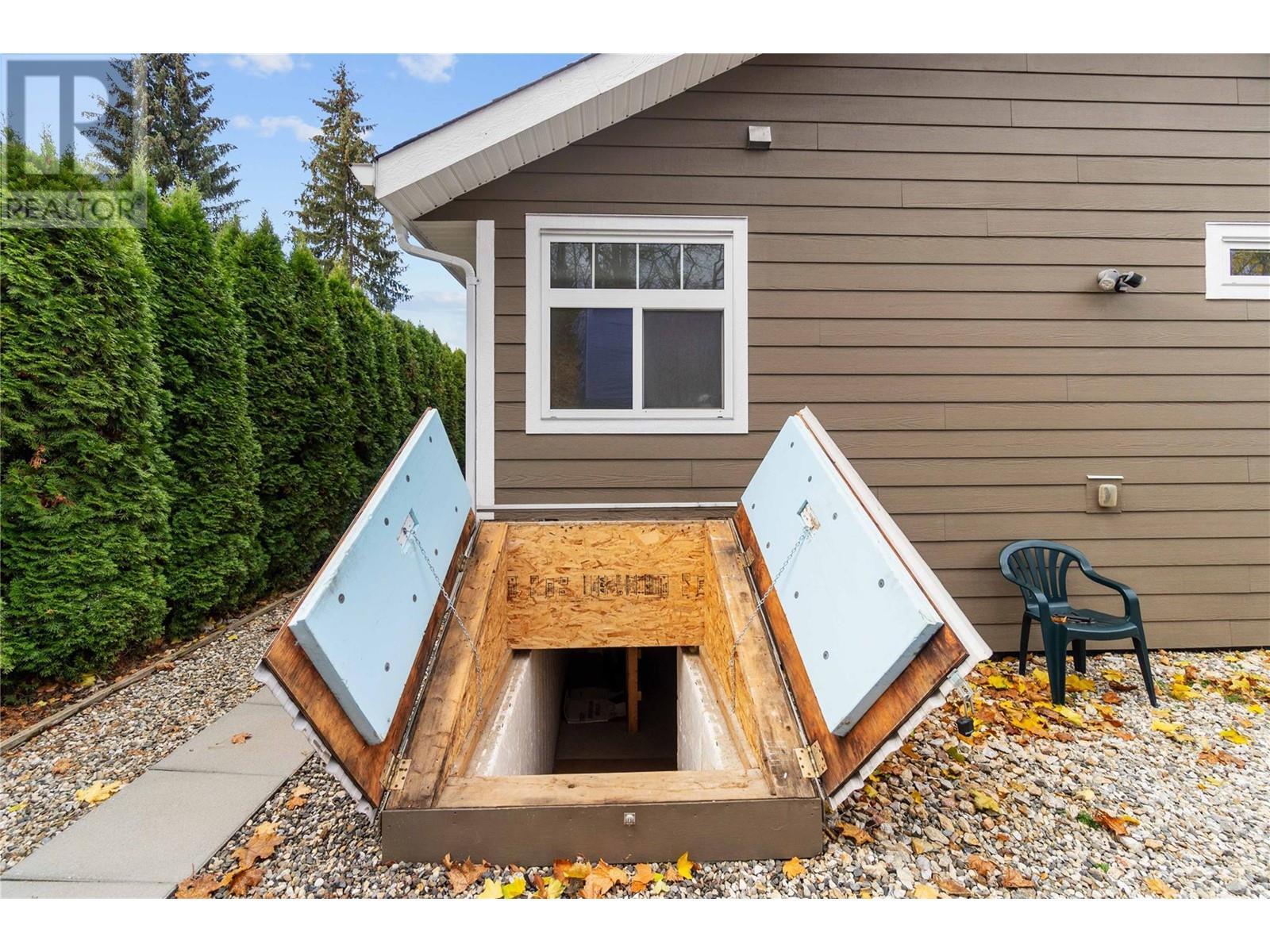 350 & 370 10 Street Se Lot# Lots 3 & 4. Salmon Arm, British Columbia