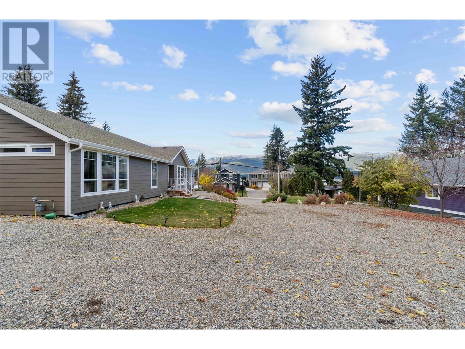 350 & 370 10 Street Se Lot# Lots 3 & 4. Salmon Arm, British Columbia