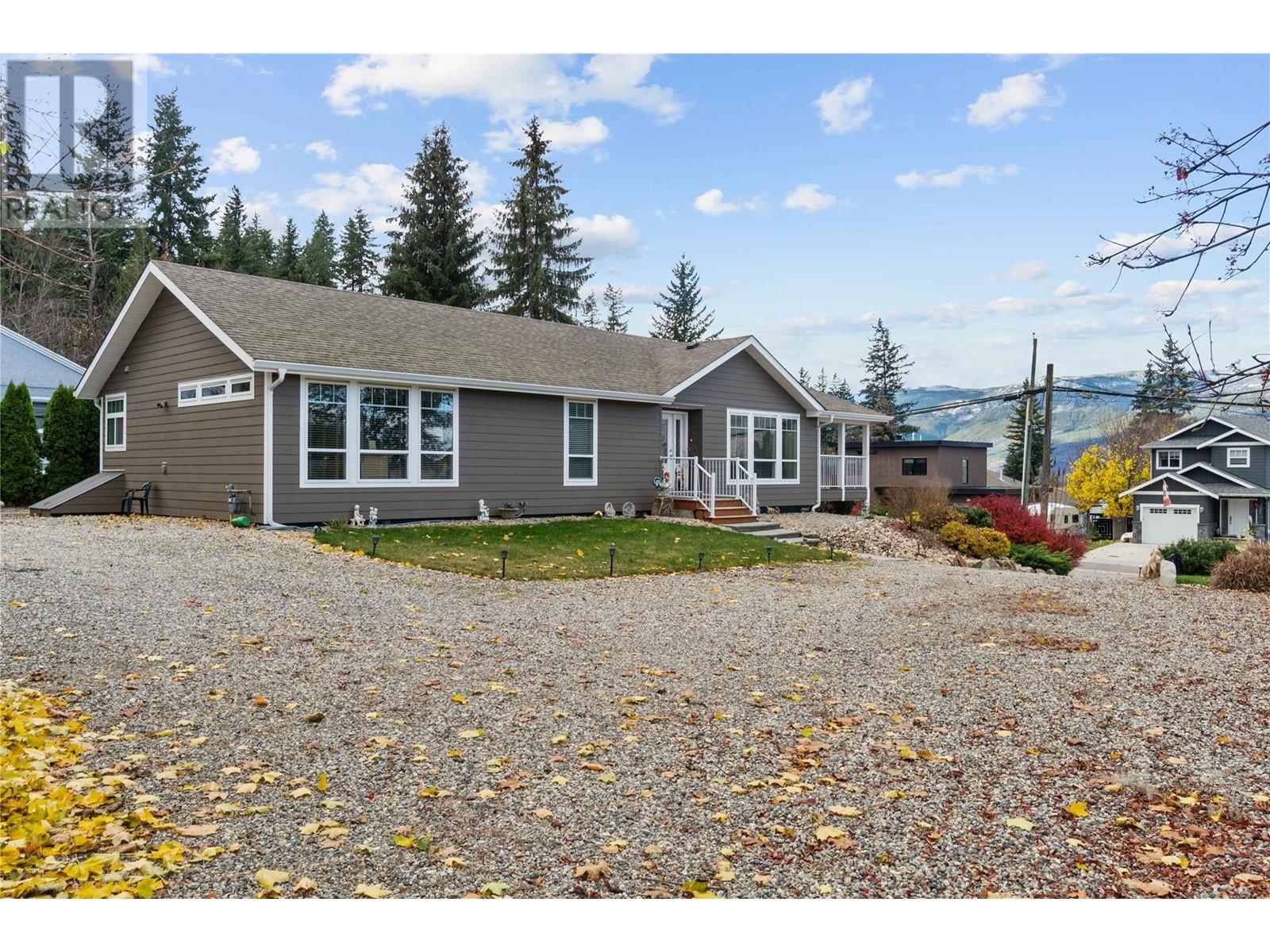 350 & 370 10 Street Se Lot# Lots 3 & 4. Salmon Arm, British Columbia
