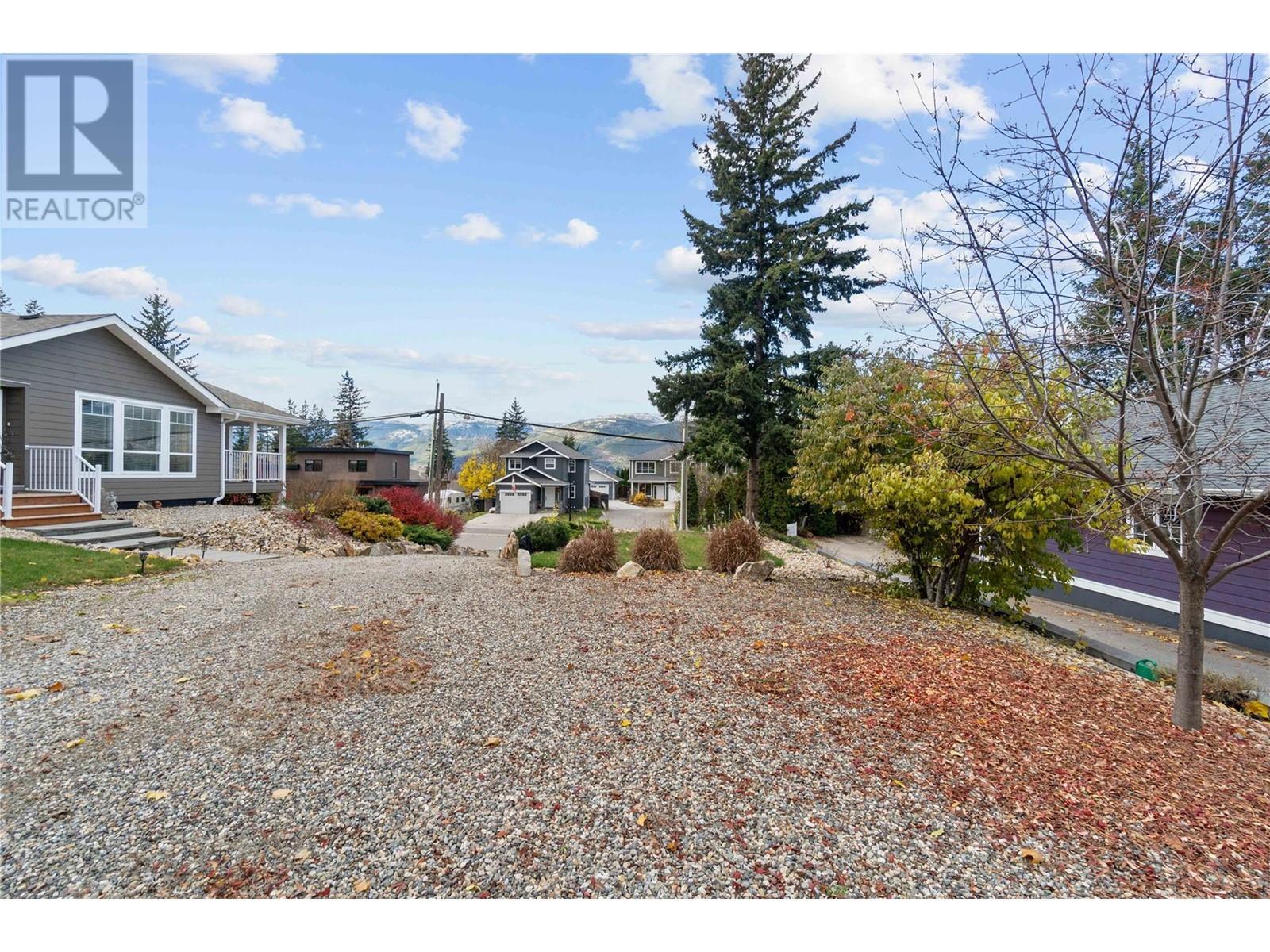 350 & 370 10 Street Se Lot# Lots 3 & 4. Salmon Arm, British Columbia