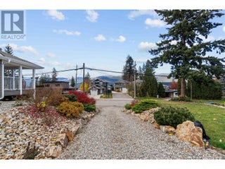 350 & 370 10 Street Se Lot# Lots 3 & 4. Salmon Arm, British Columbia