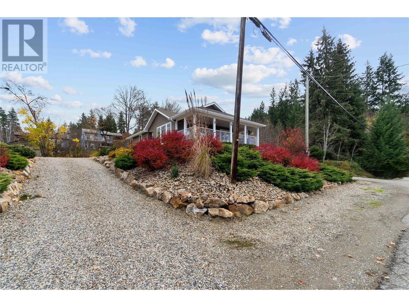 350 & 370 10 Street Se Lot# Lots 3 & 4. Salmon Arm, British Columbia