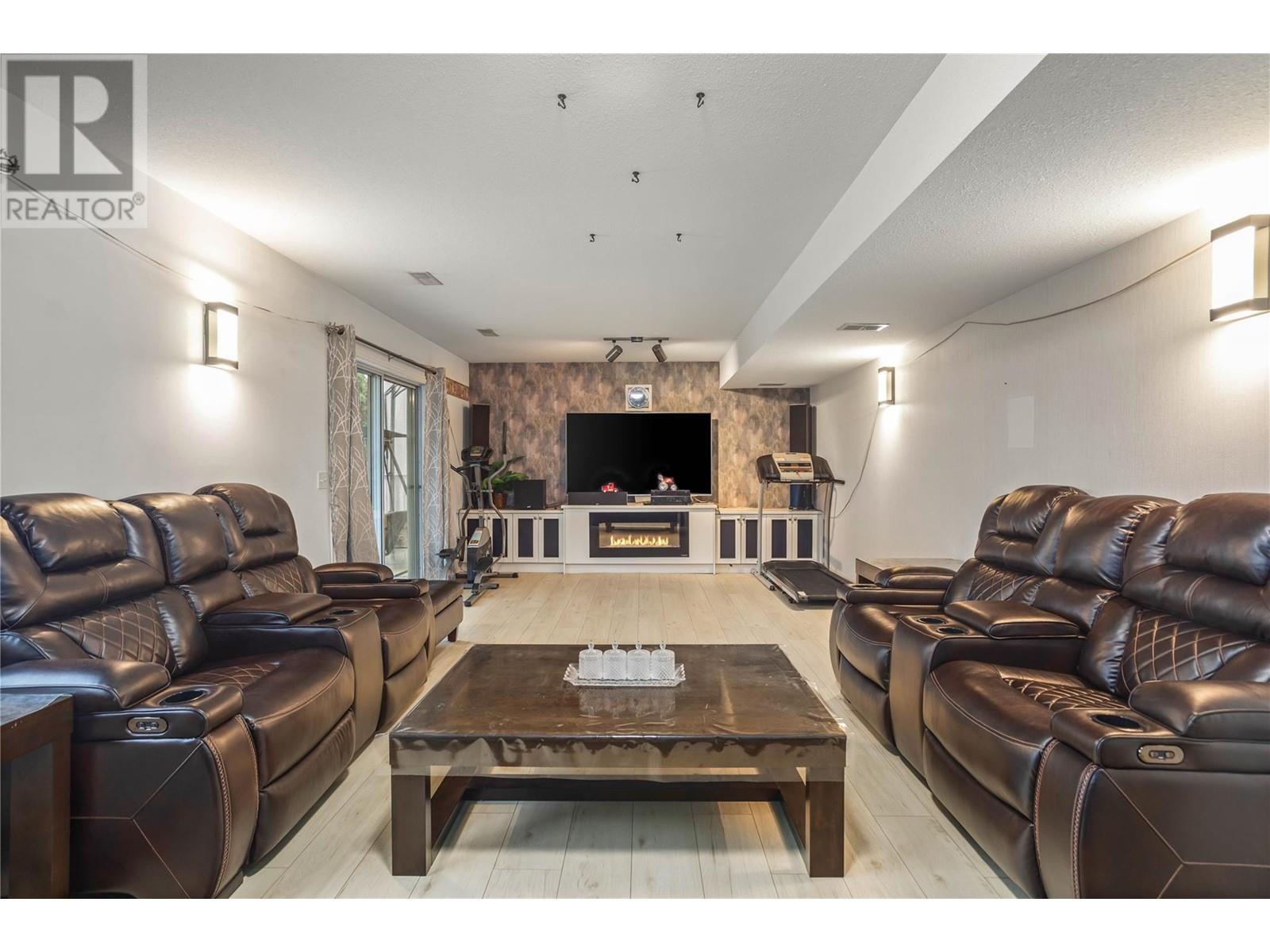 1730 Simpson Court. Kelowna, British Columbia