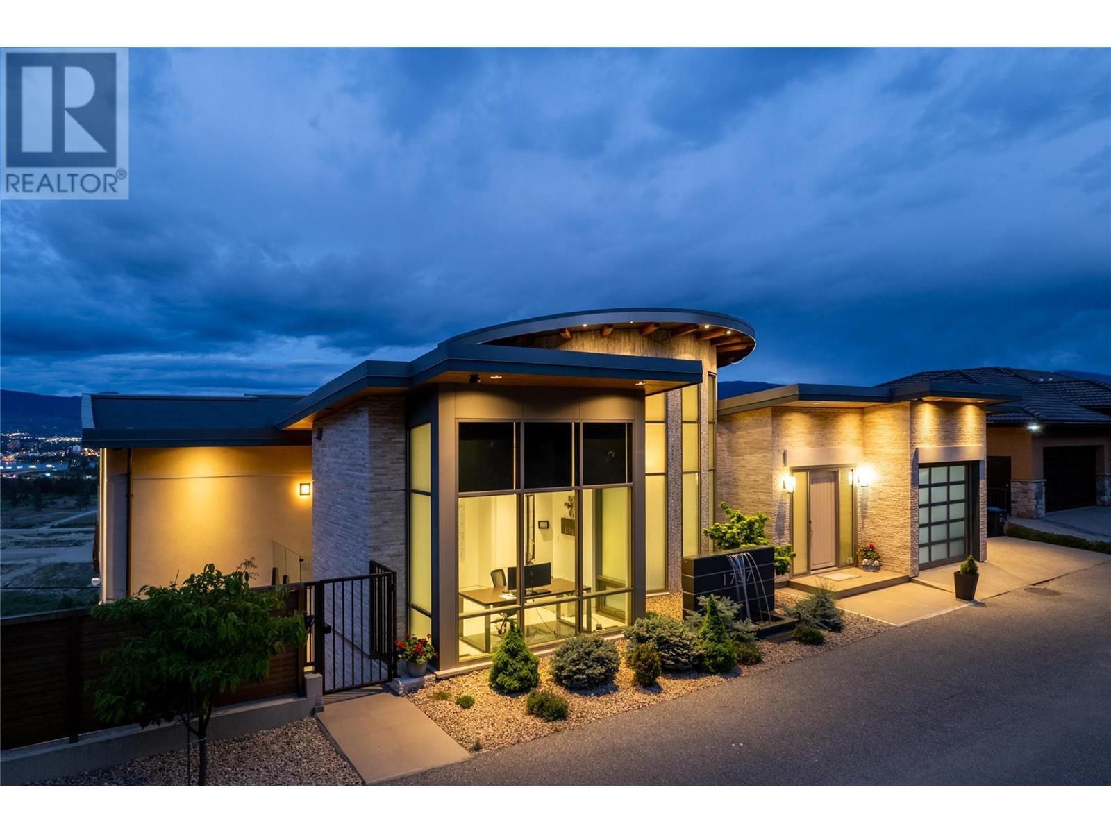 1737 Scott Crescent. West Kelowna, British Columbia