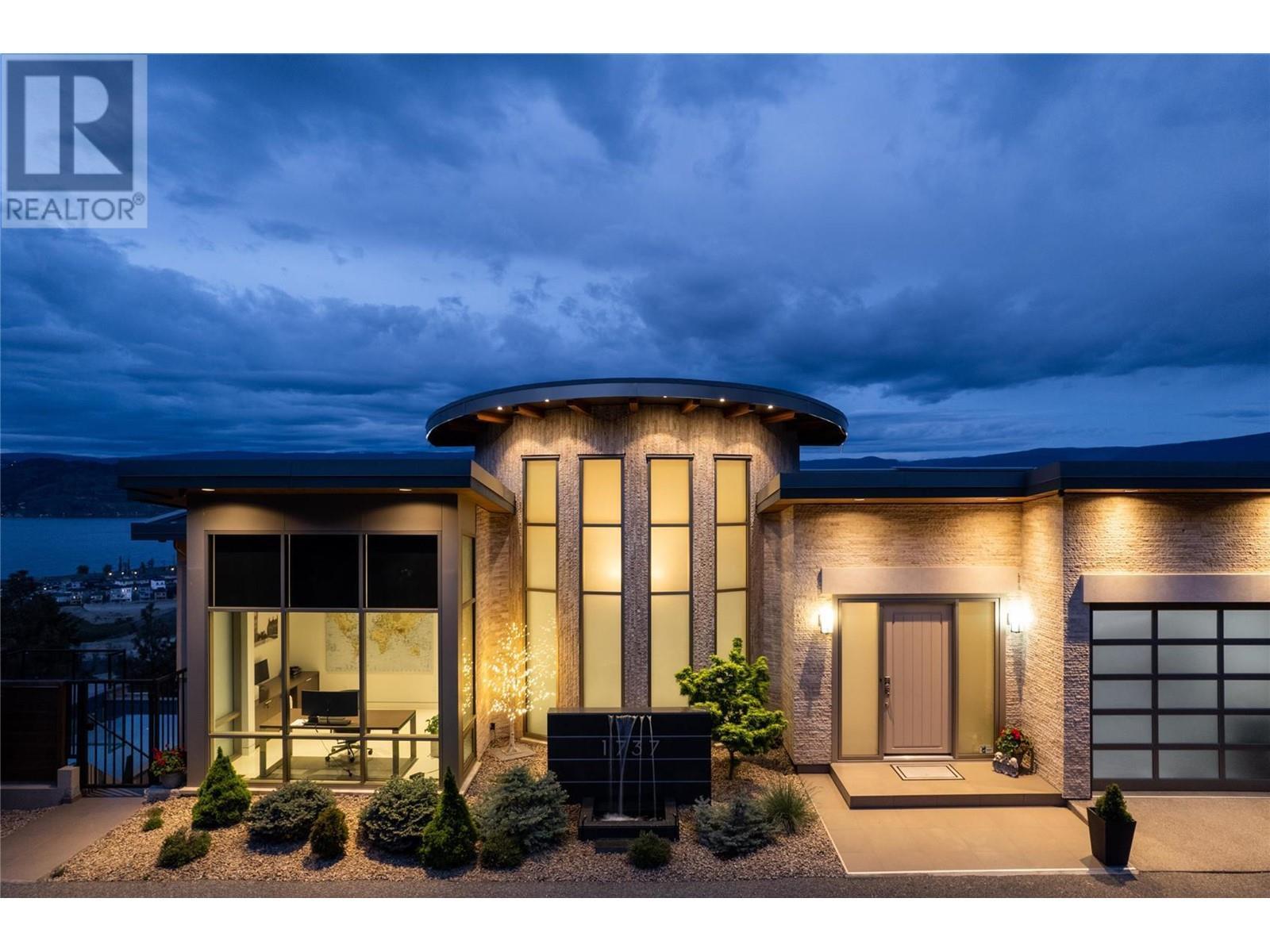 1737 Scott Crescent. West Kelowna, British Columbia