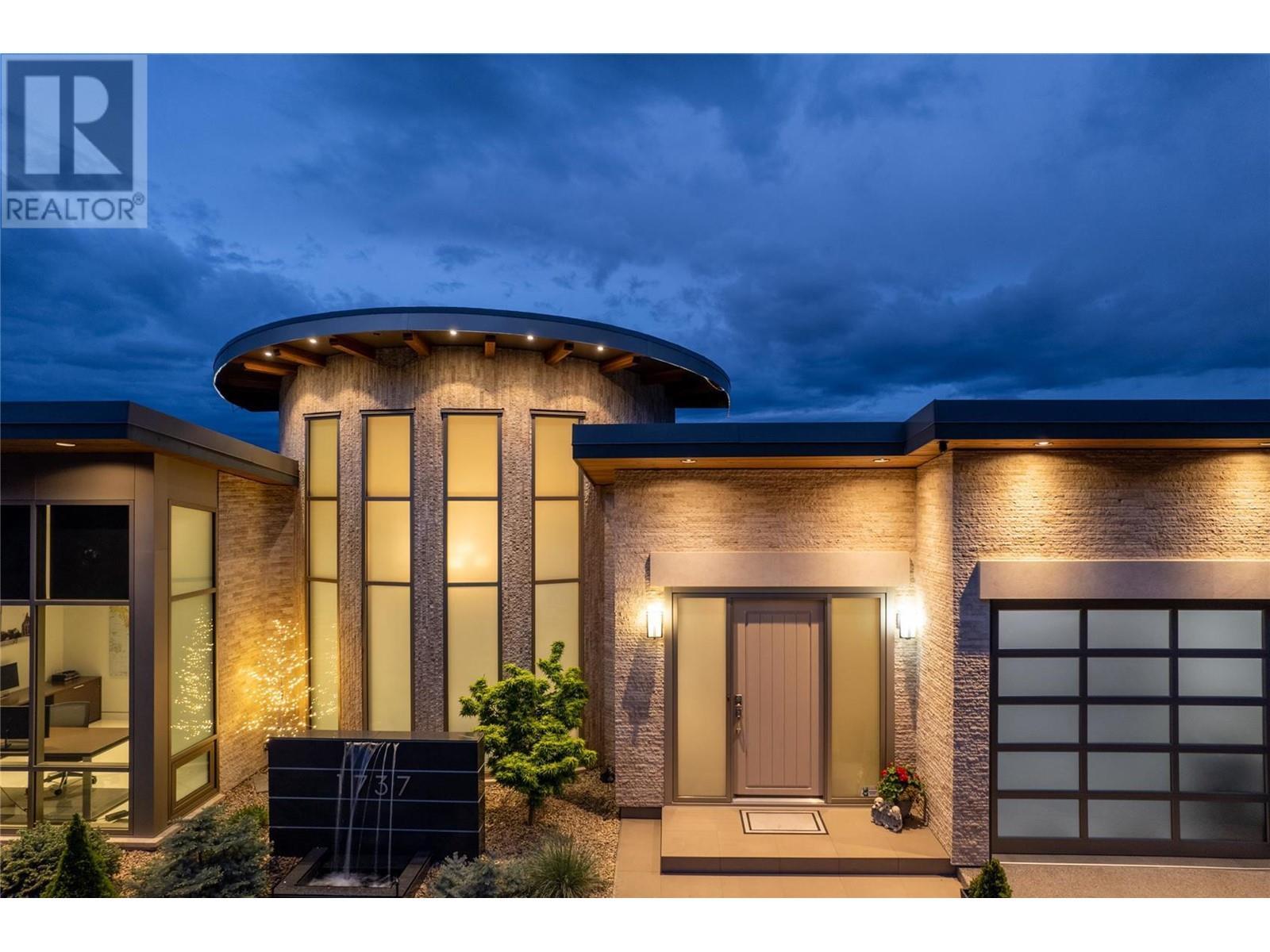 1737 Scott Crescent. West Kelowna, British Columbia