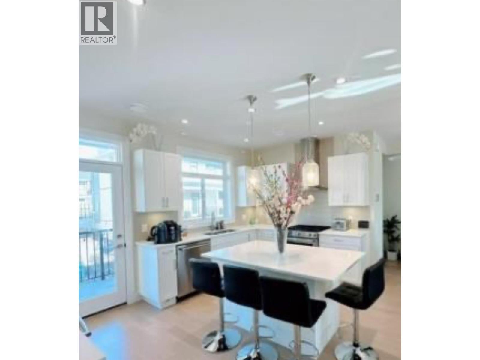 1102 Cameron Avenue Unit# 26. Kelowna, British Columbia