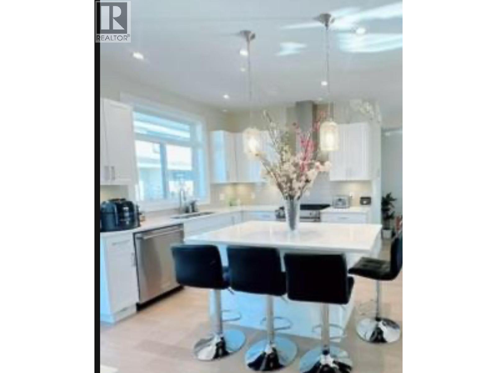 1102 Cameron Avenue Unit# 26. Kelowna, British Columbia