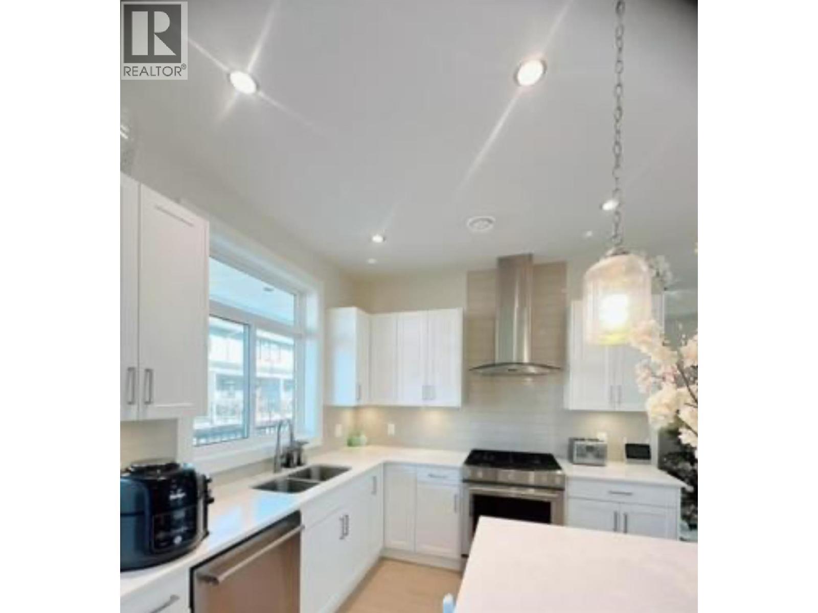 1102 Cameron Avenue Unit# 26. Kelowna, British Columbia