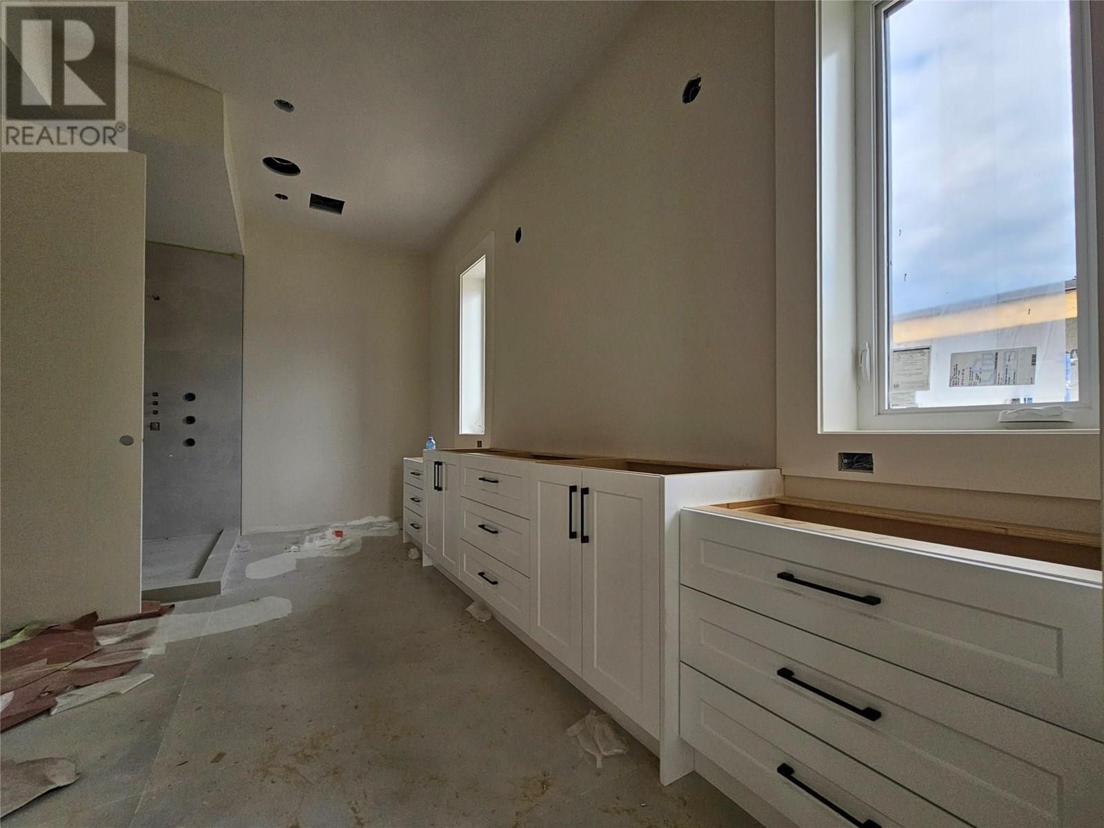 1122 Carnoustie Drive. Kelowna, British Columbia