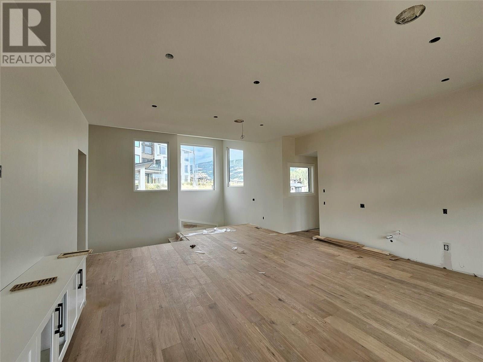 1122 Carnoustie Drive. Kelowna, British Columbia