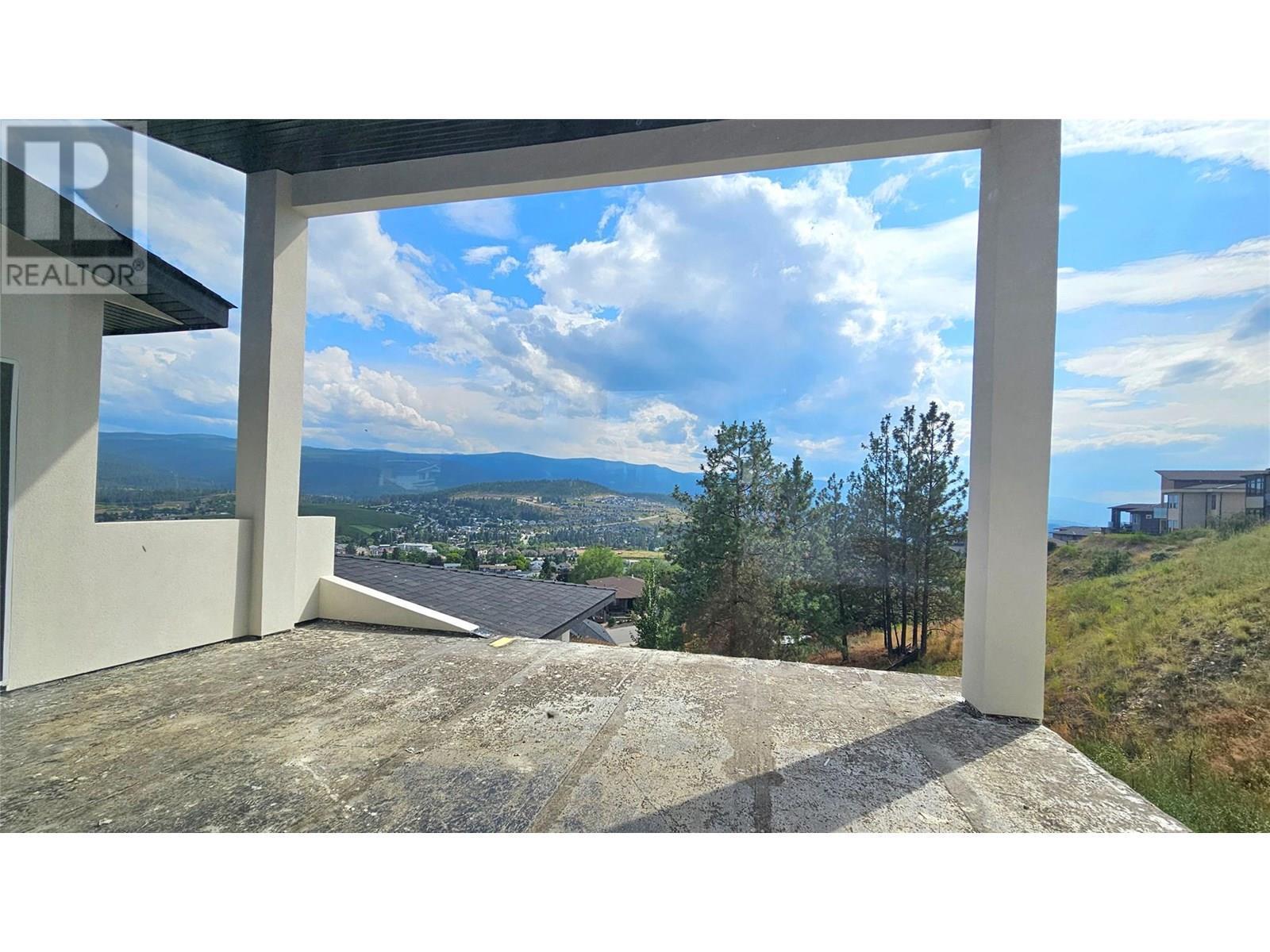 1122 Carnoustie Drive. Kelowna, British Columbia