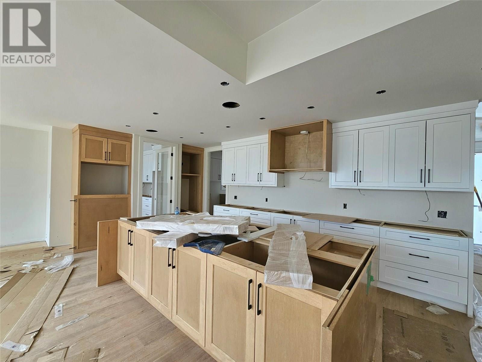 1122 Carnoustie Drive. Kelowna, British Columbia