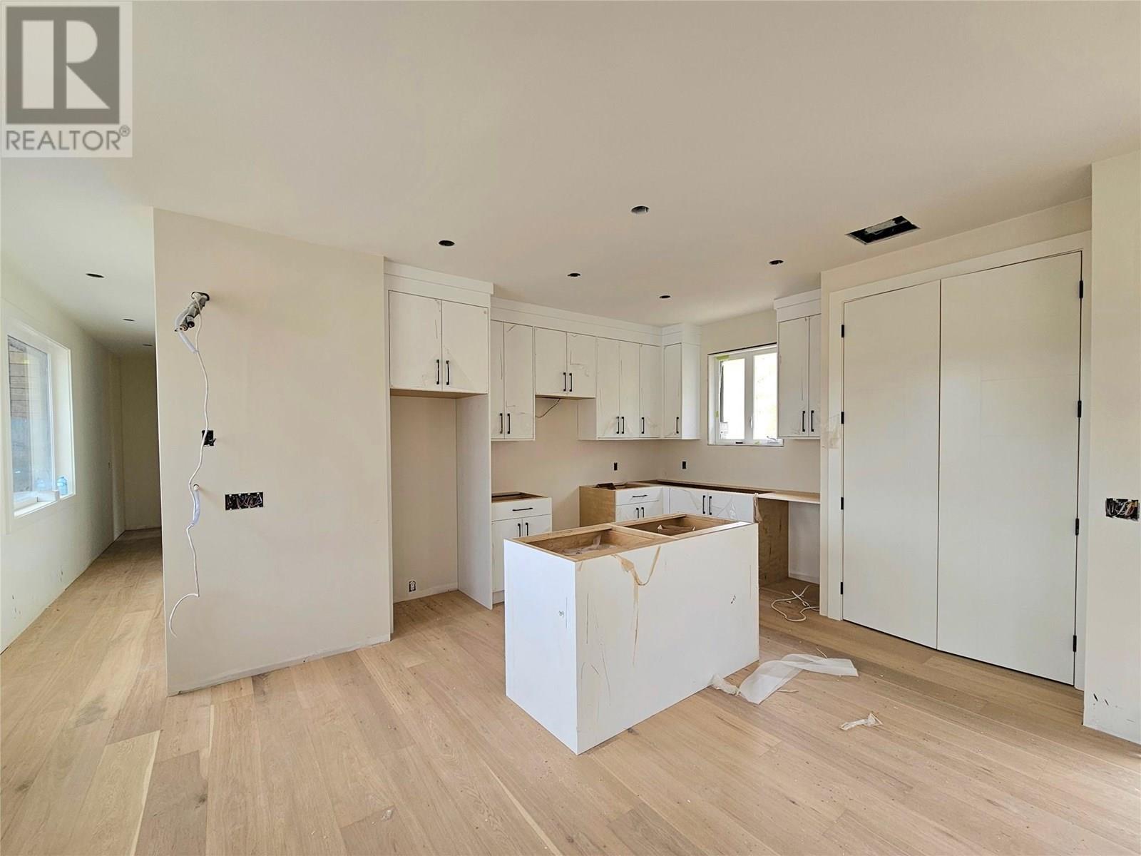 1122 Carnoustie Drive. Kelowna, British Columbia