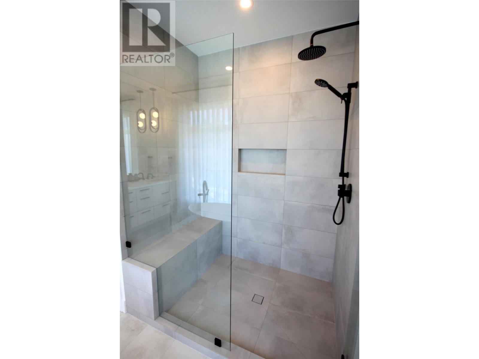 7920 Kidston Road Unit# 3. Coldstream, British Columbia