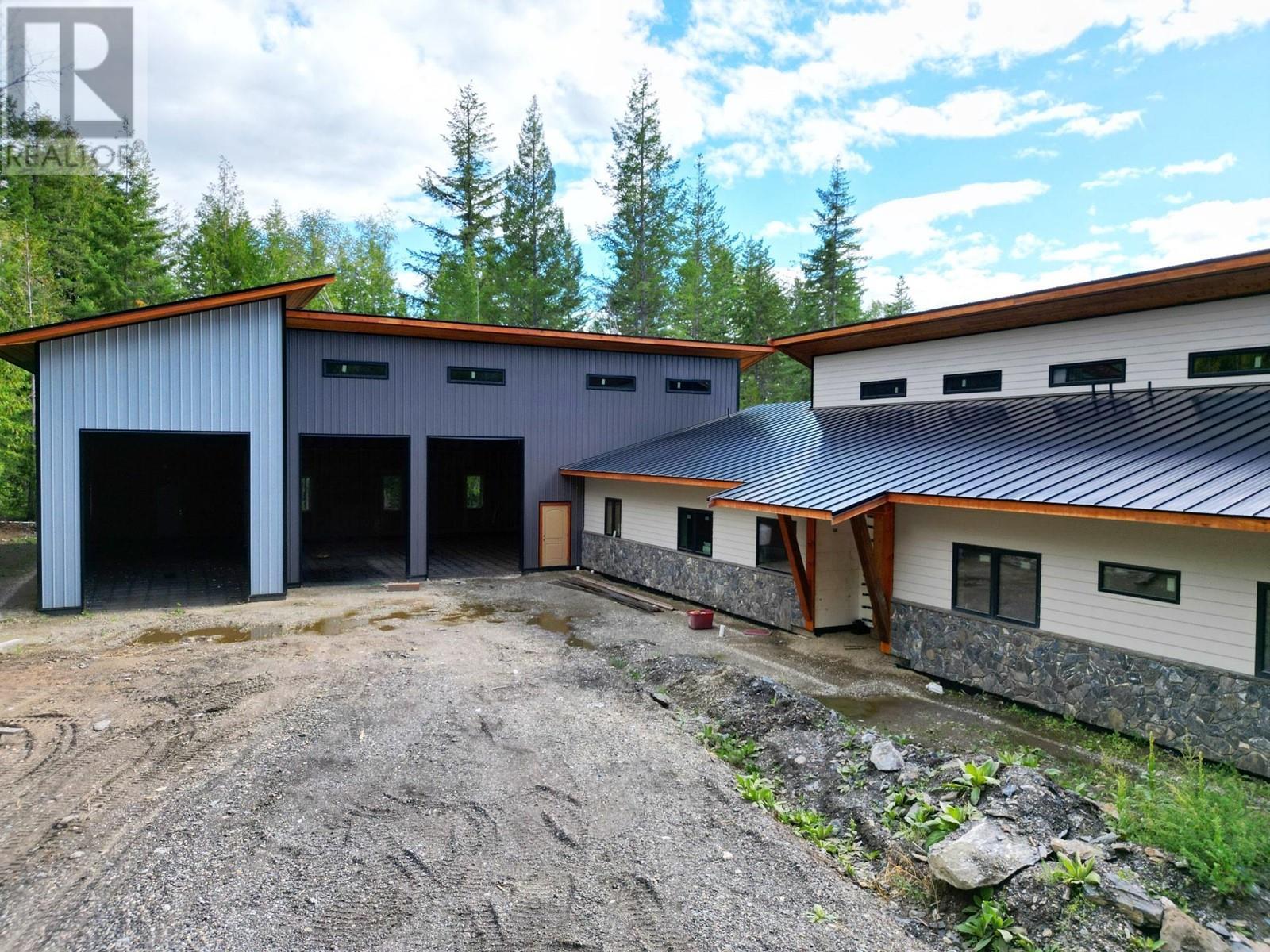 40 Lidstone Road. Salmon Arm, British Columbia