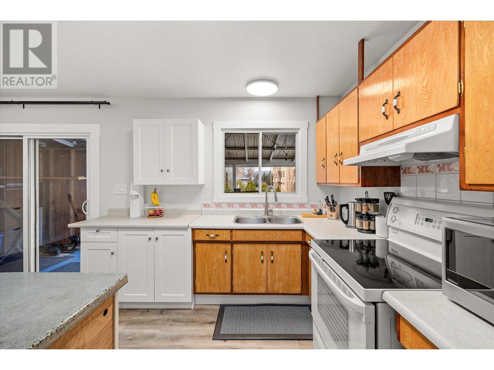 450 Mcdonald Road. Kelowna, British Columbia