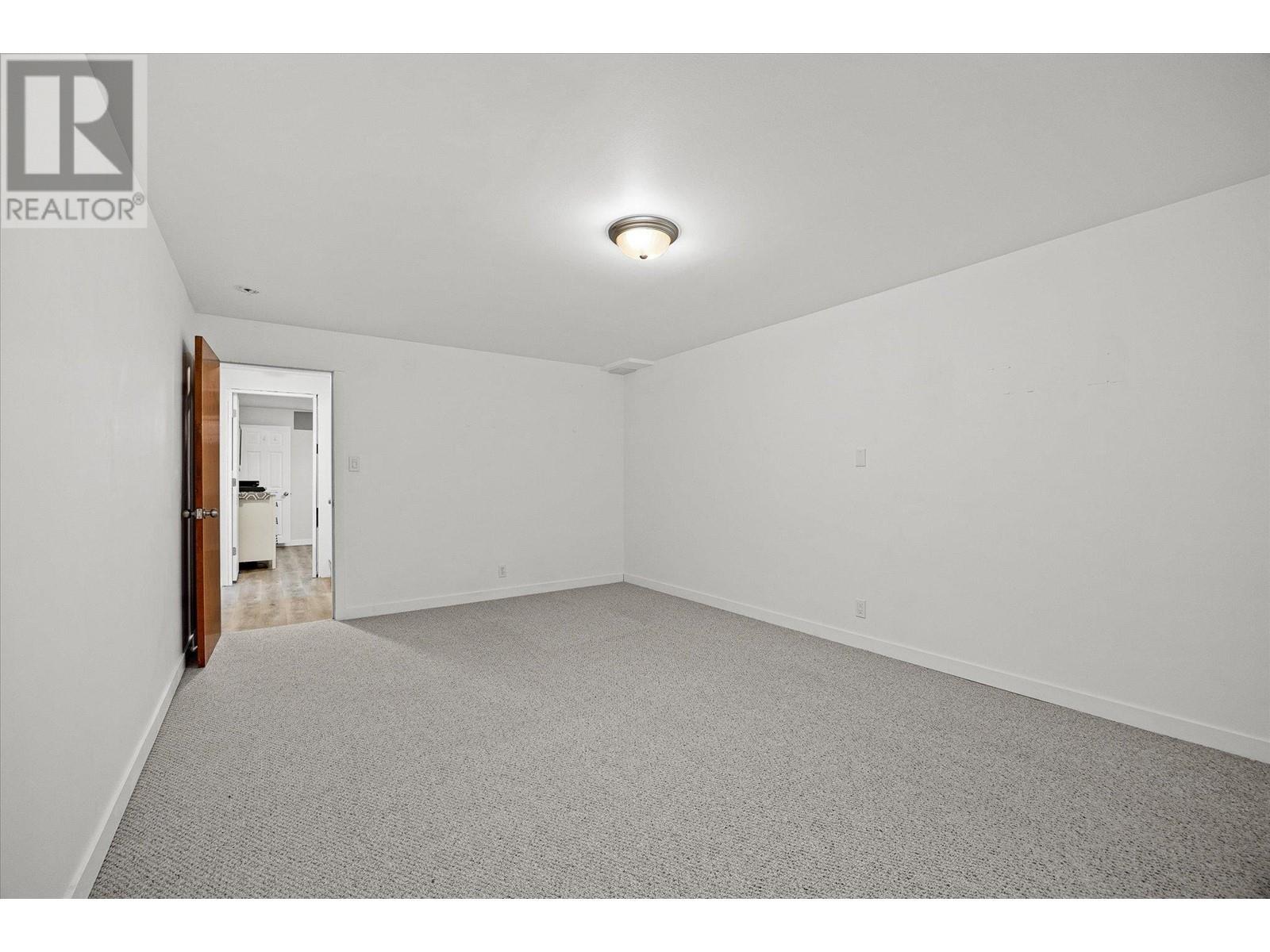 450 Mcdonald Road. Kelowna, British Columbia