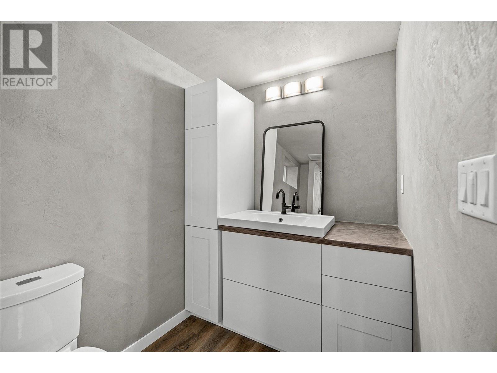 450 Mcdonald Road. Kelowna, British Columbia