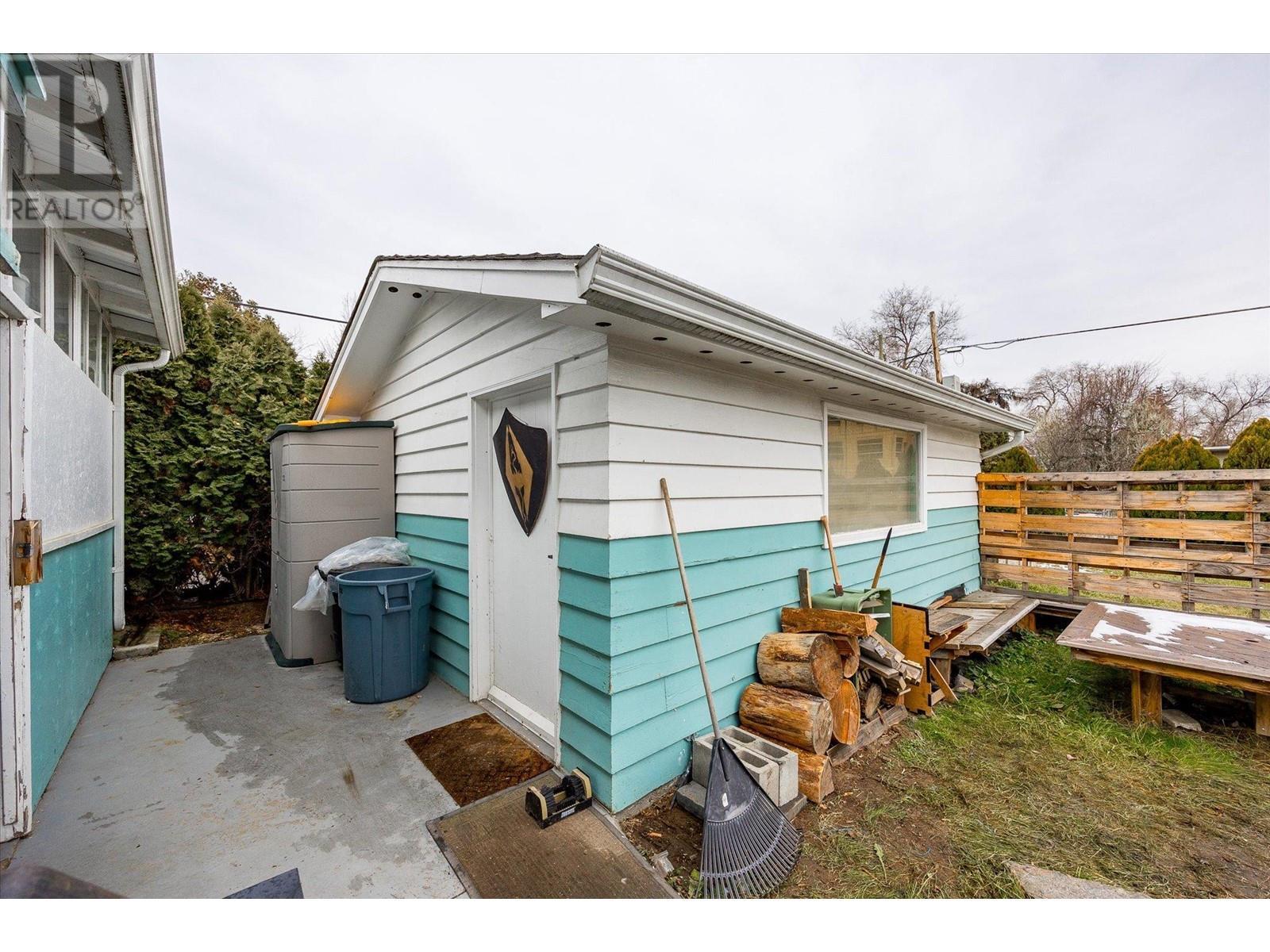 450 Mcdonald Road. Kelowna, British Columbia