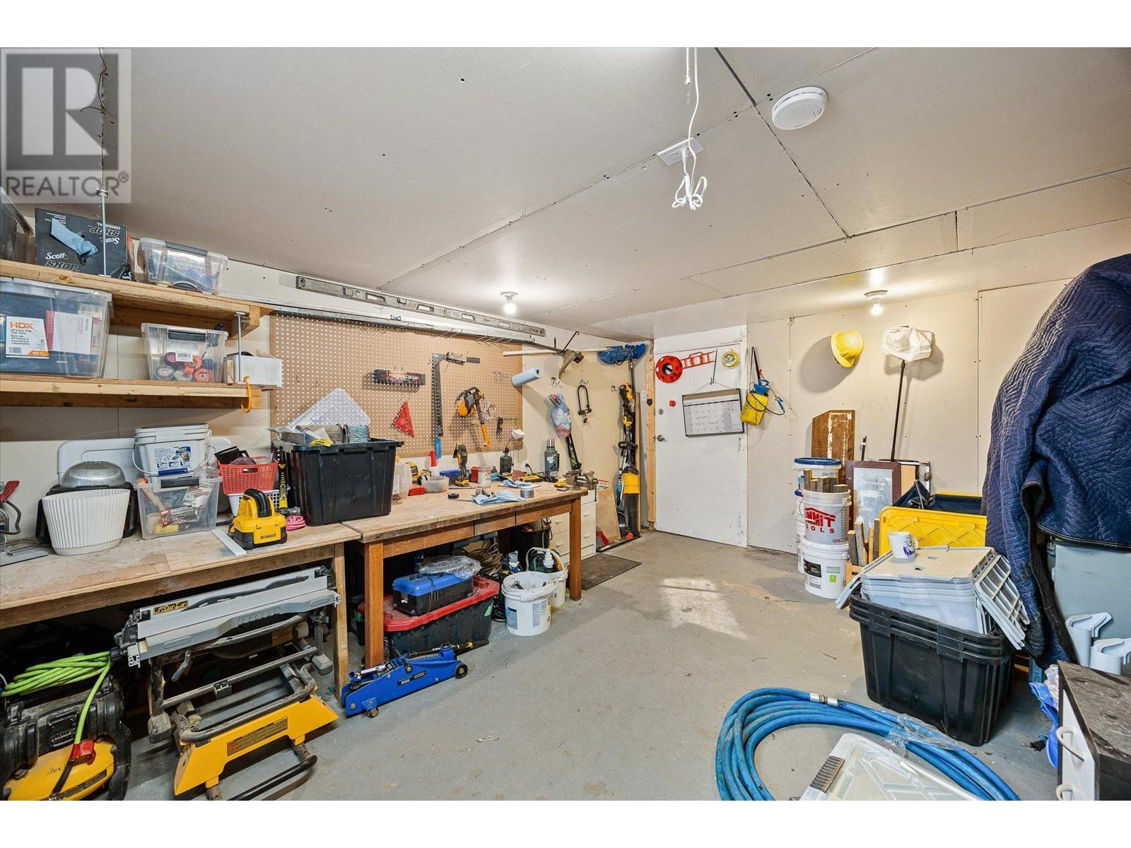 450 Mcdonald Road. Kelowna, British Columbia