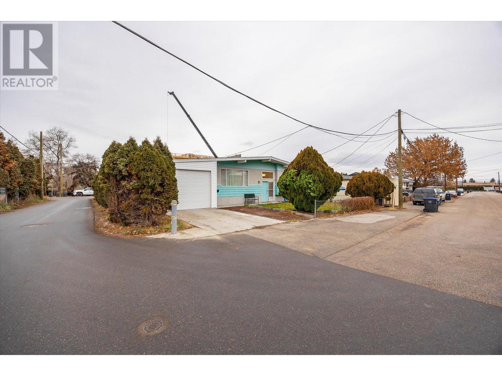 450 Mcdonald Road. Kelowna, British Columbia