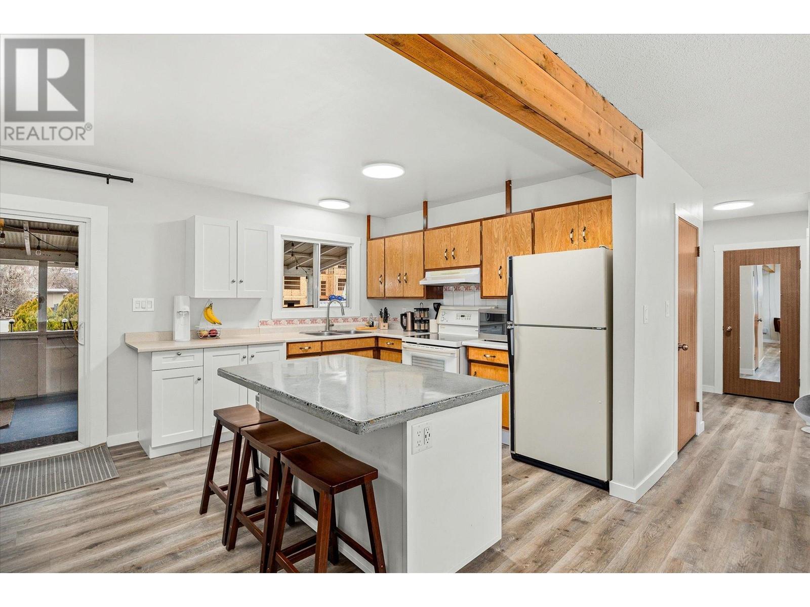 450 Mcdonald Road. Kelowna, British Columbia