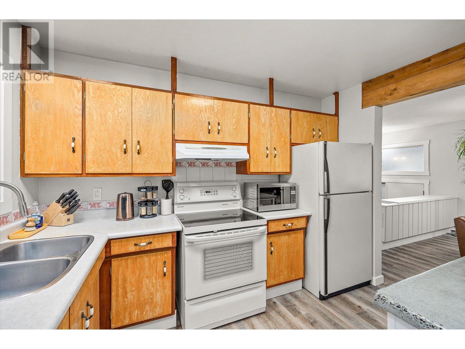 450 Mcdonald Road. Kelowna, British Columbia