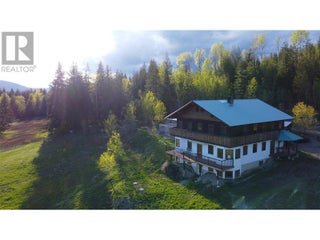 100 Lidstone Road. Salmon Arm, British Columbia