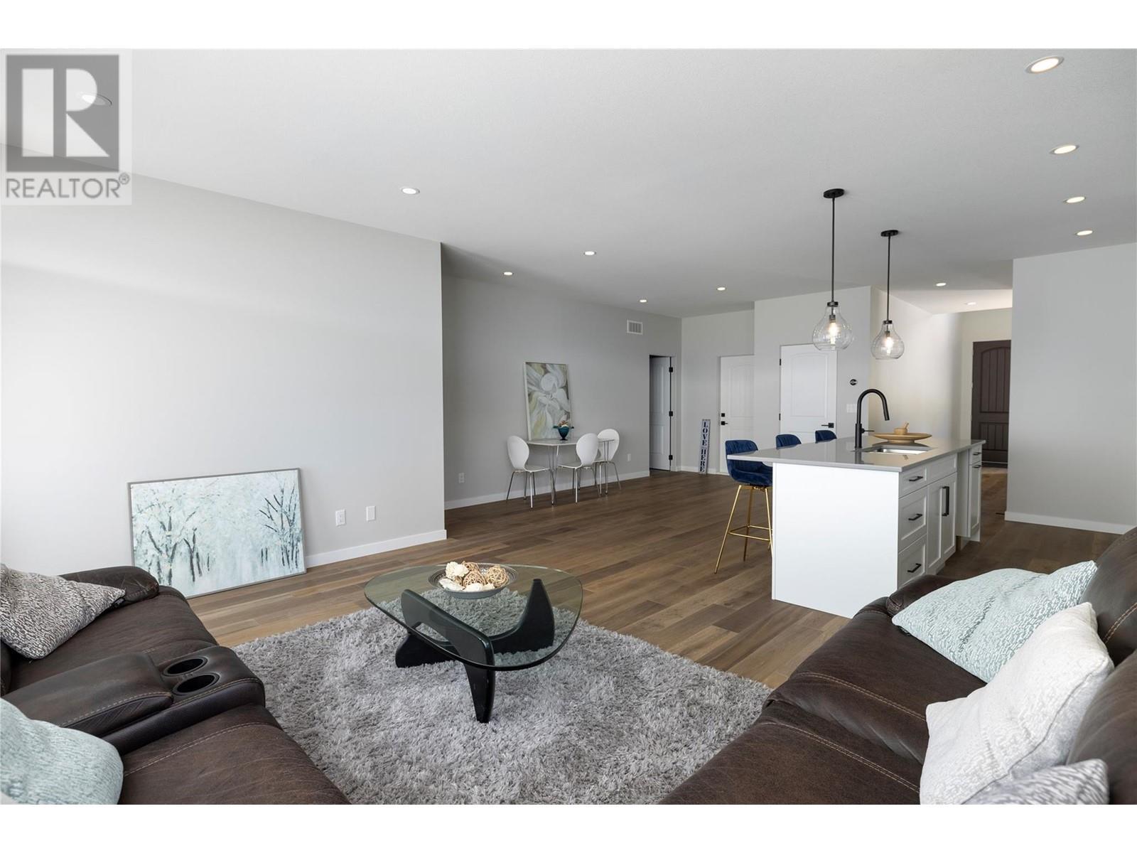 595 Vineyard Way N Unit# 9. Vernon, British Columbia