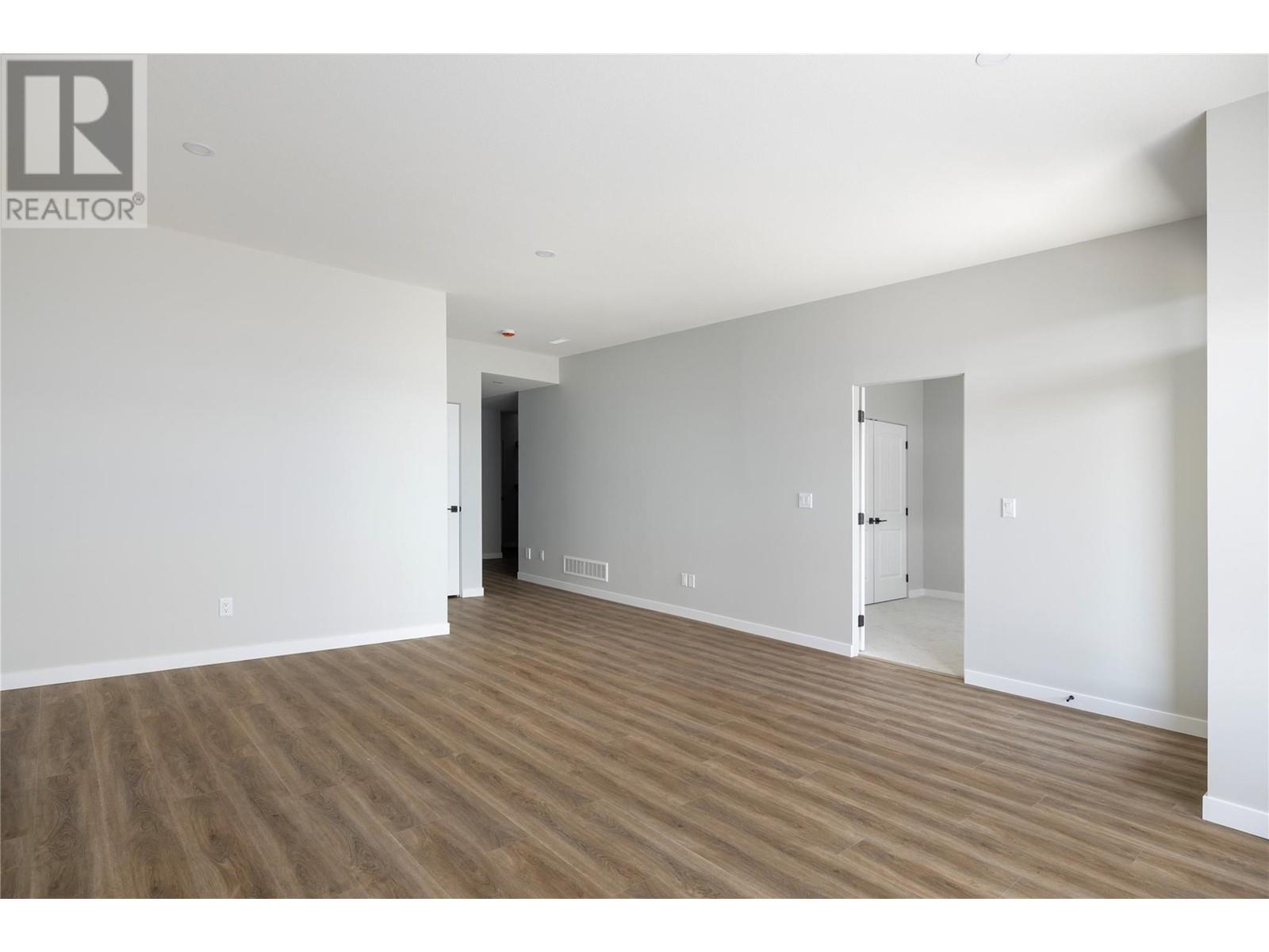 595 Vineyard Way N Unit# 9. Vernon, British Columbia