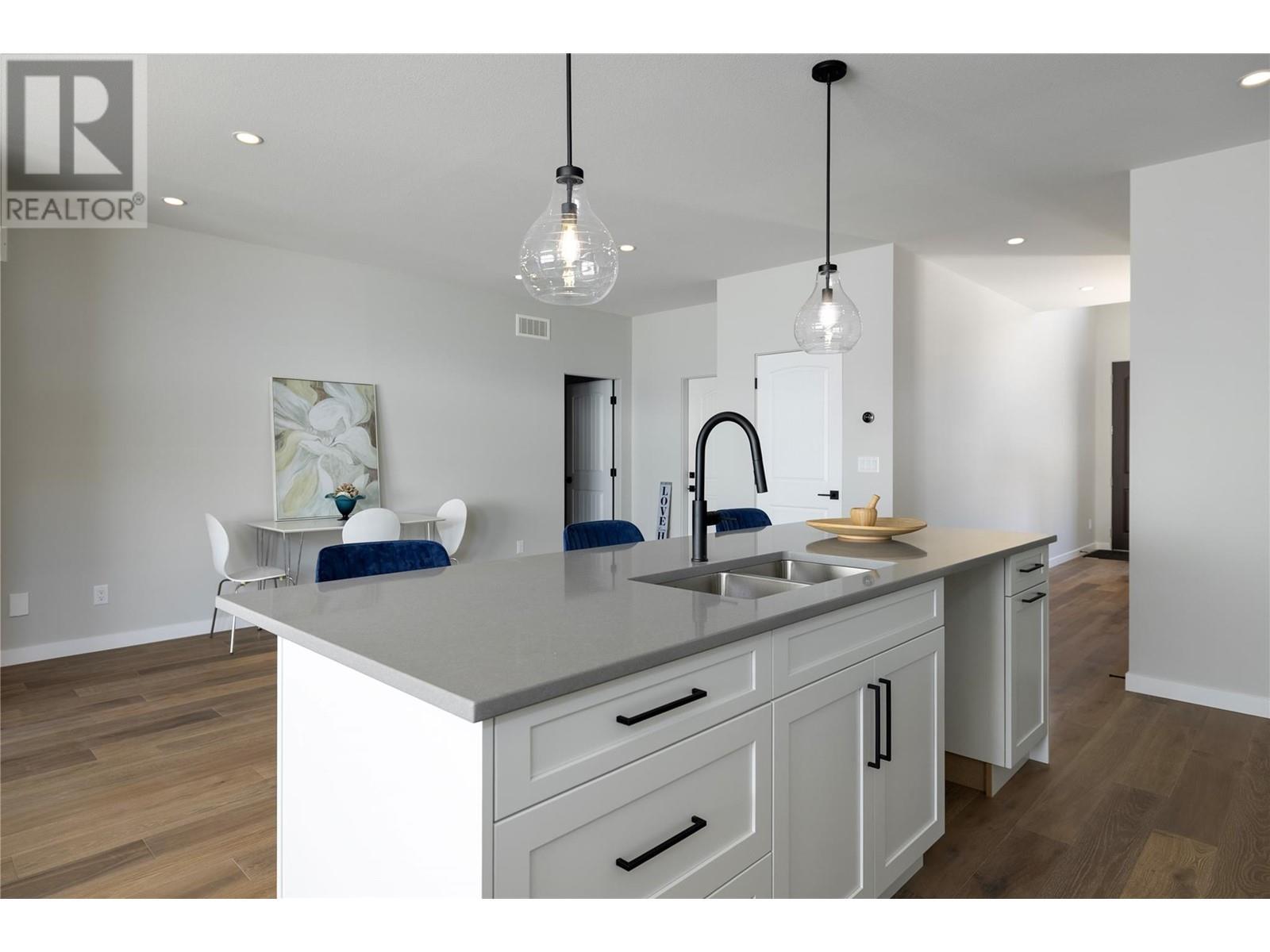 595 Vineyard Way N Unit# 9. Vernon, British Columbia