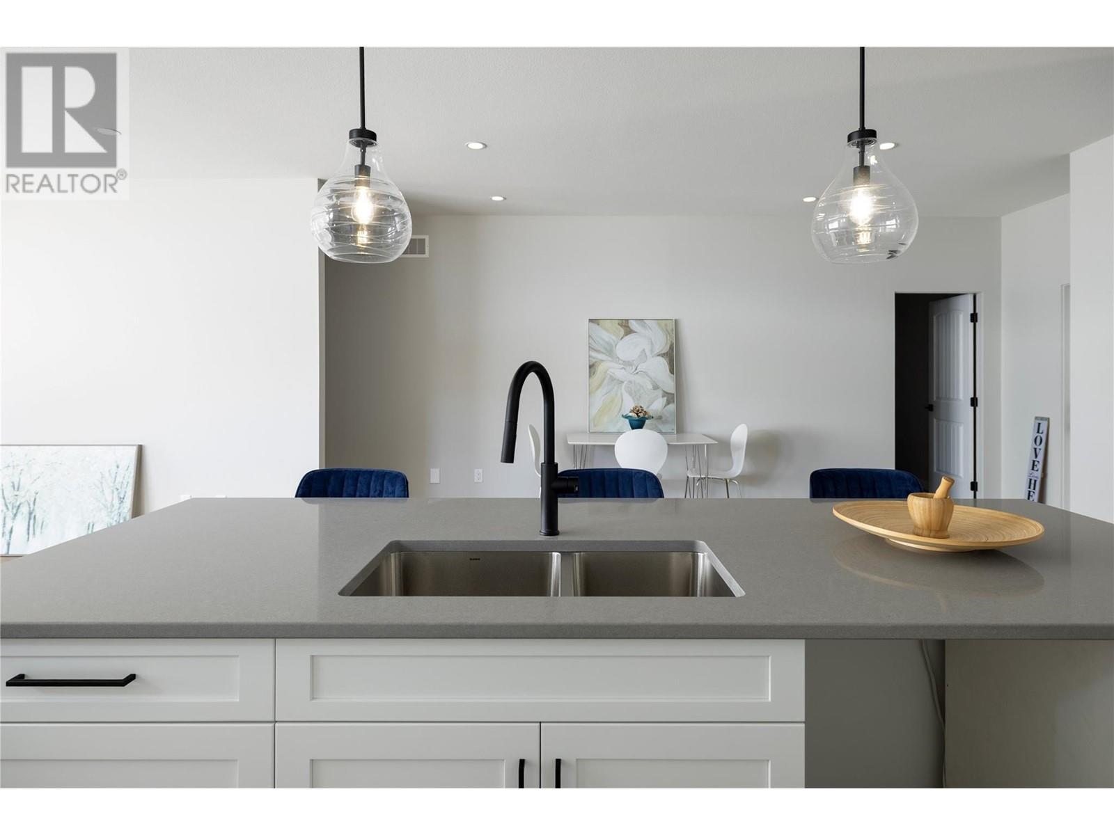 595 Vineyard Way N Unit# 9. Vernon, British Columbia