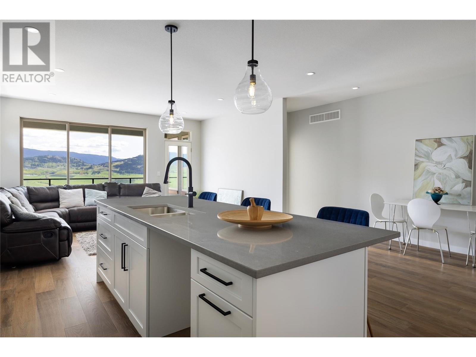 595 Vineyard Way N Unit# 9. Vernon, British Columbia