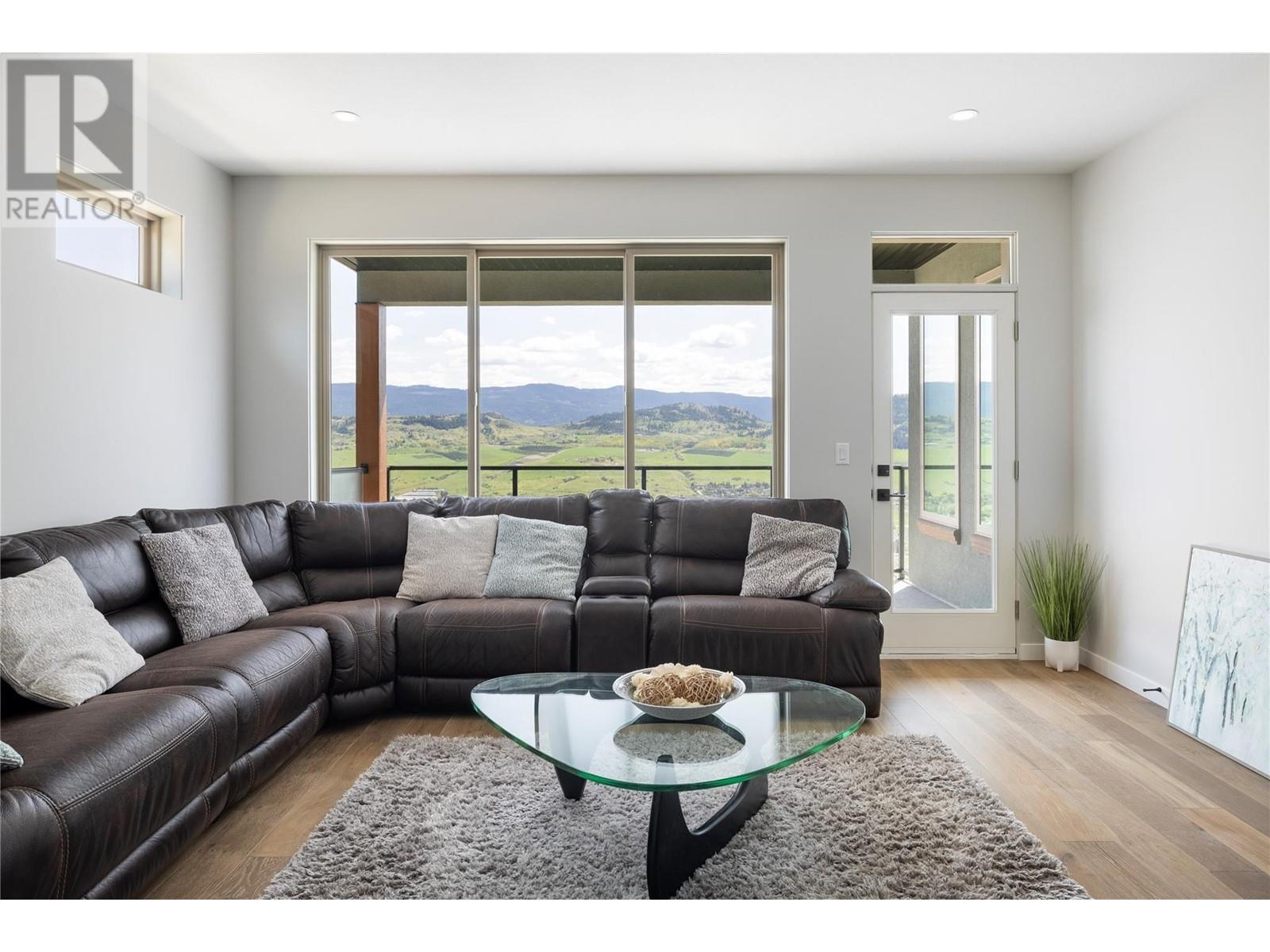 595 Vineyard Way N Unit# 9. Vernon, British Columbia