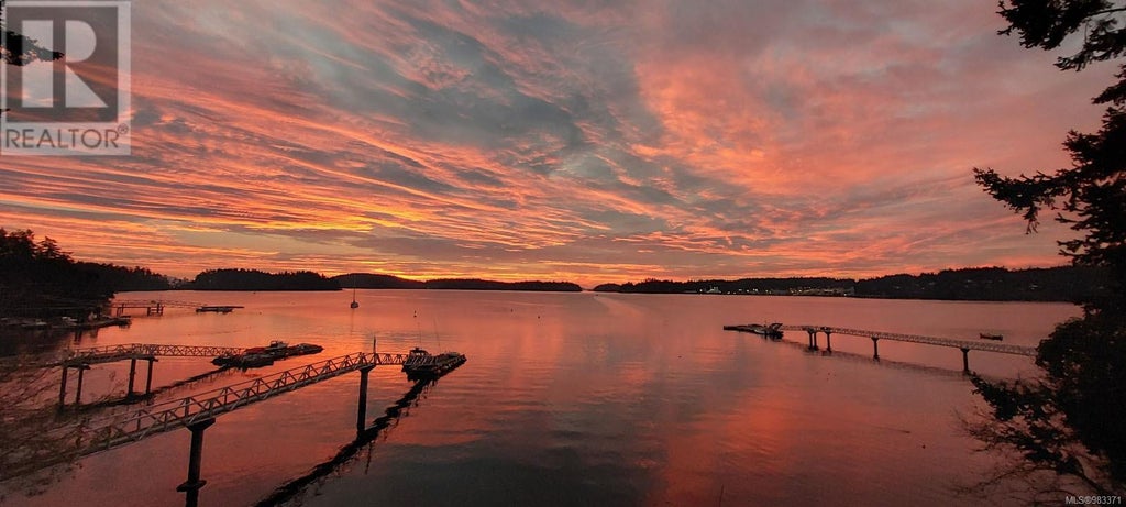 10 Mckenzie Crecent, Piers Island