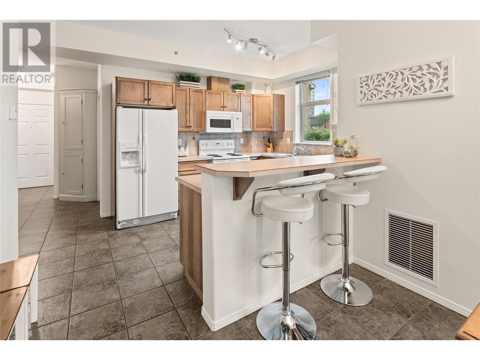 1128 Sunset Drive Unit# 303. Kelowna, British Columbia