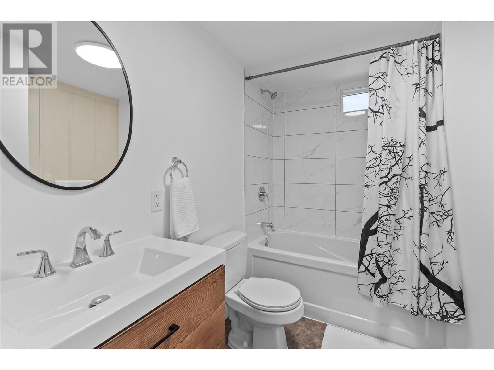 4061 11 Avenue Ne Unit# 10. Salmon Arm, British Columbia