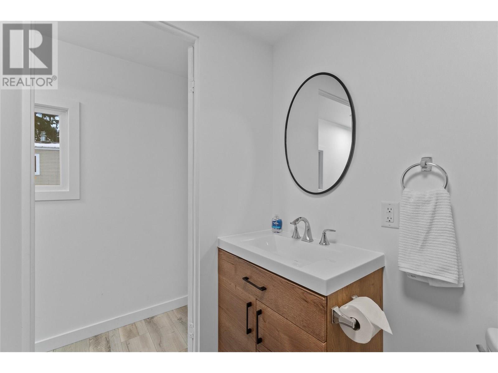 4061 11 Avenue Ne Unit# 10. Salmon Arm, British Columbia