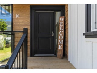 4061 11 Avenue Ne Unit# 10. Salmon Arm, British Columbia