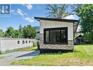 4061 11 Avenue Ne Unit# 10. Salmon Arm, British Columbia