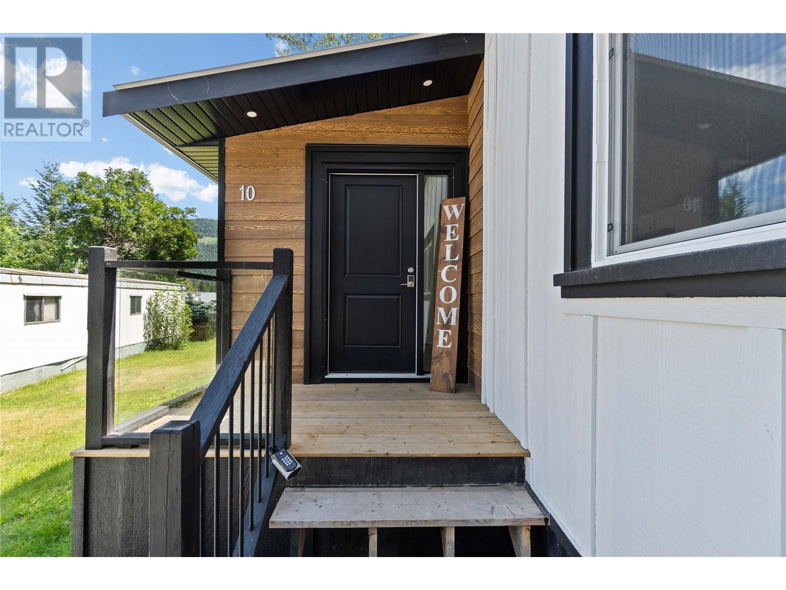 4061 11 Avenue Ne Unit# 10. Salmon Arm, British Columbia