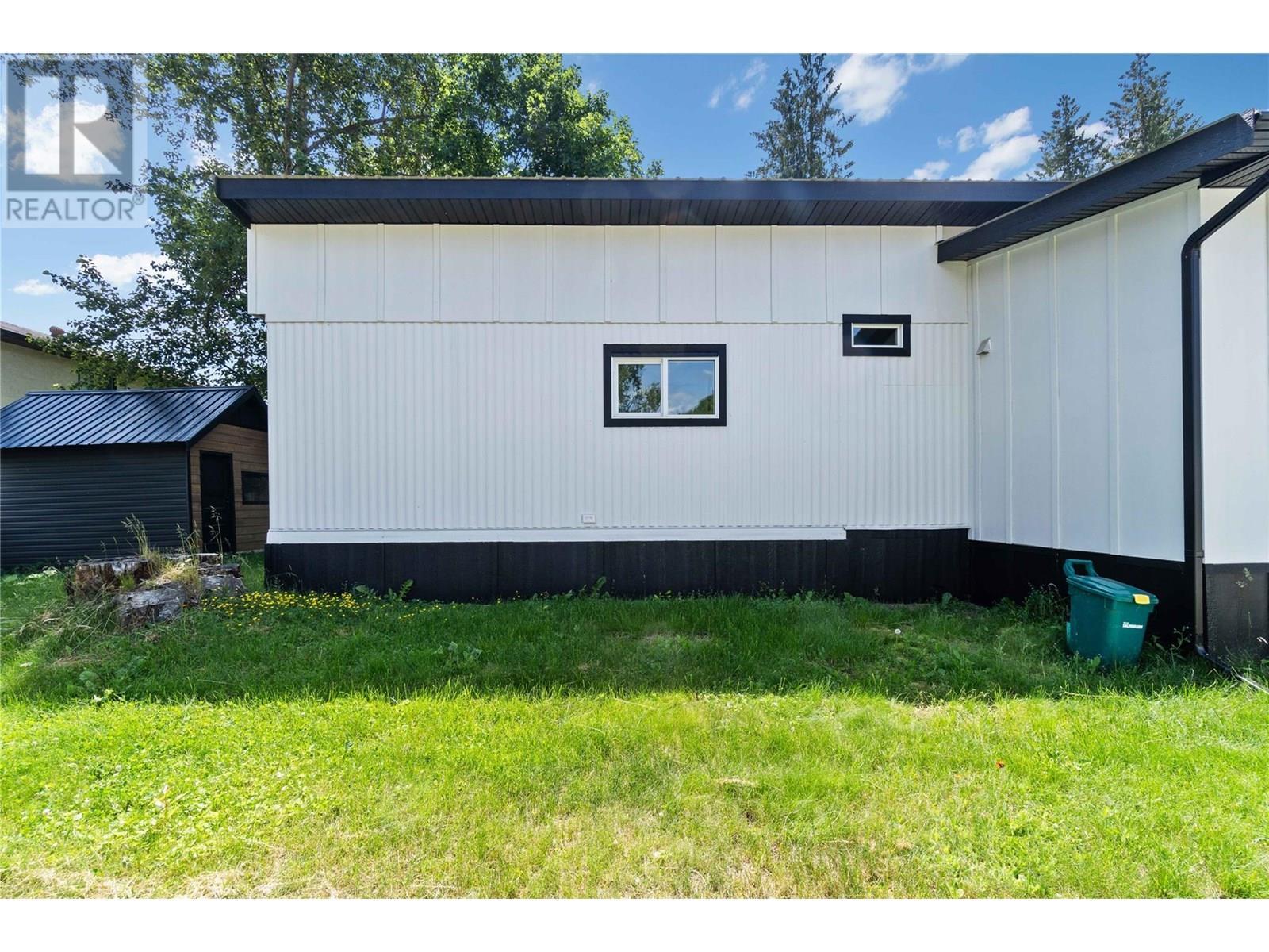 4061 11 Avenue Ne Unit# 10. Salmon Arm, British Columbia