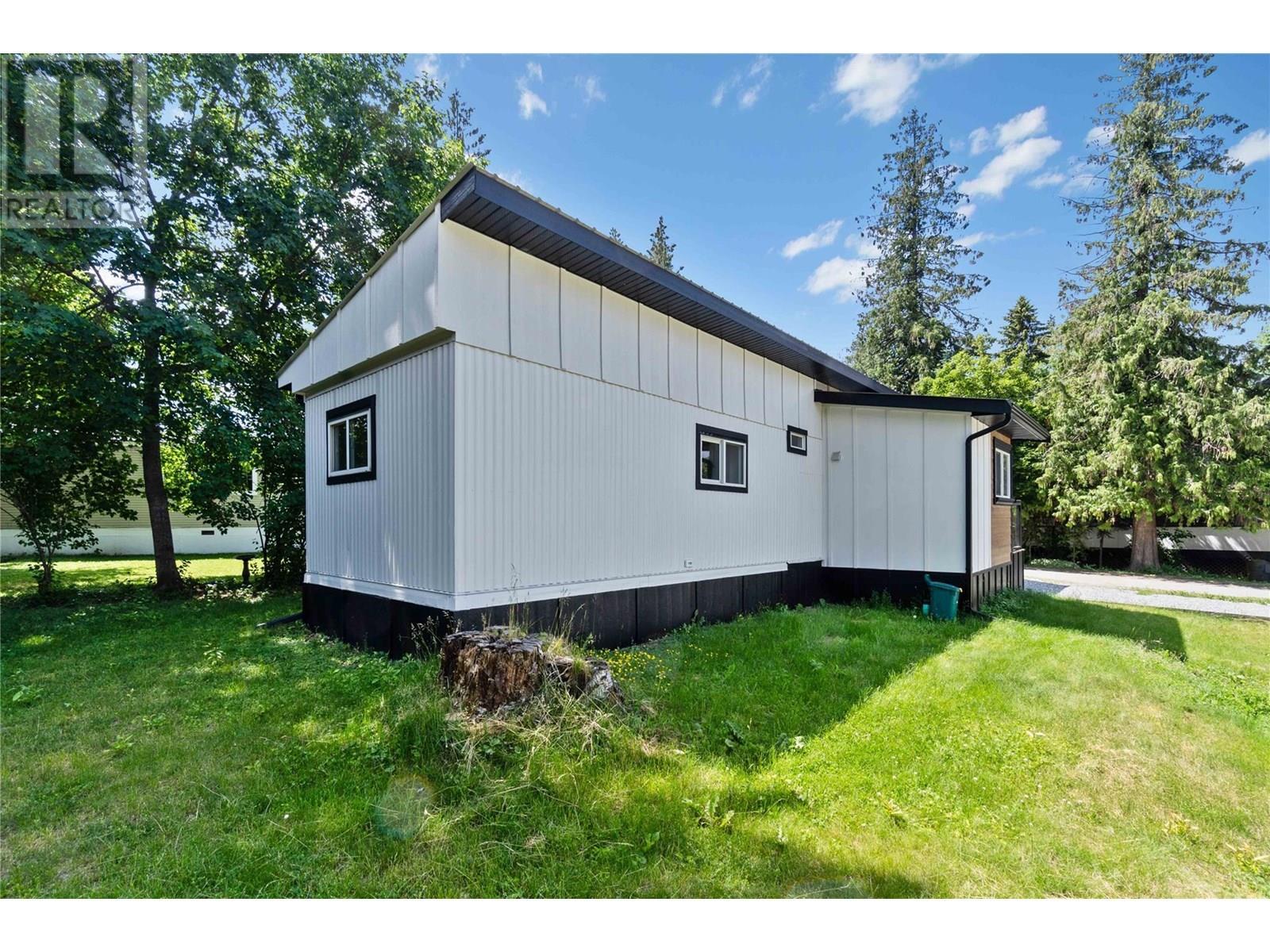 4061 11 Avenue Ne Unit# 10. Salmon Arm, British Columbia