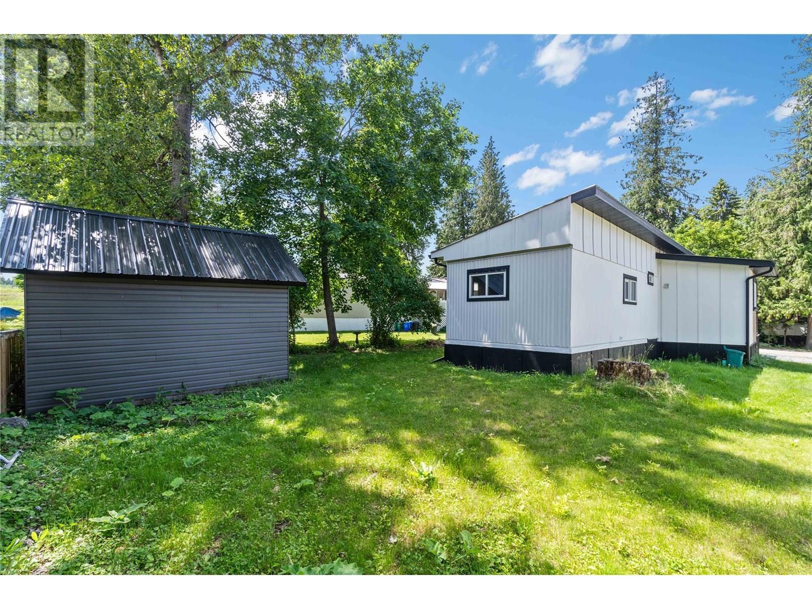 4061 11 Avenue Ne Unit# 10. Salmon Arm, British Columbia