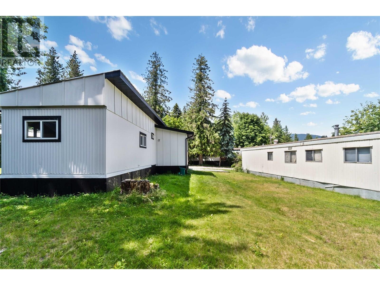 4061 11 Avenue Ne Unit# 10. Salmon Arm, British Columbia